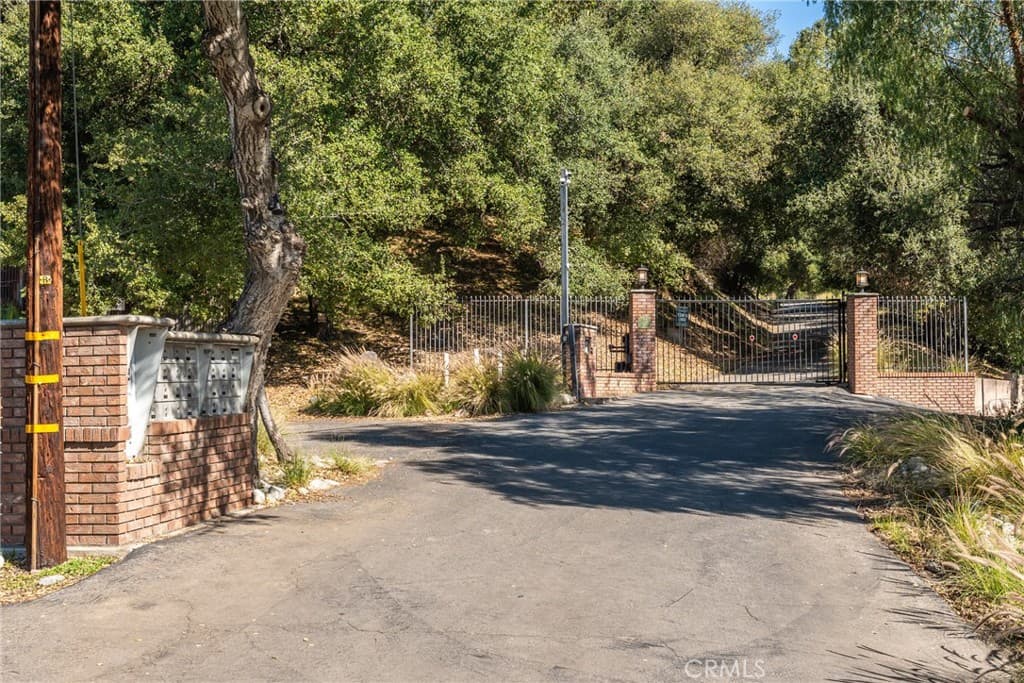 Home at 1018 N Glendora Avenue, Glendora — photo 6 of 12