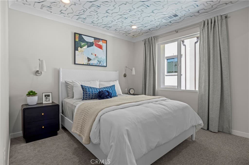 Townhouse at 121 Evergreen Lane, Claremont — photo 10 of 12