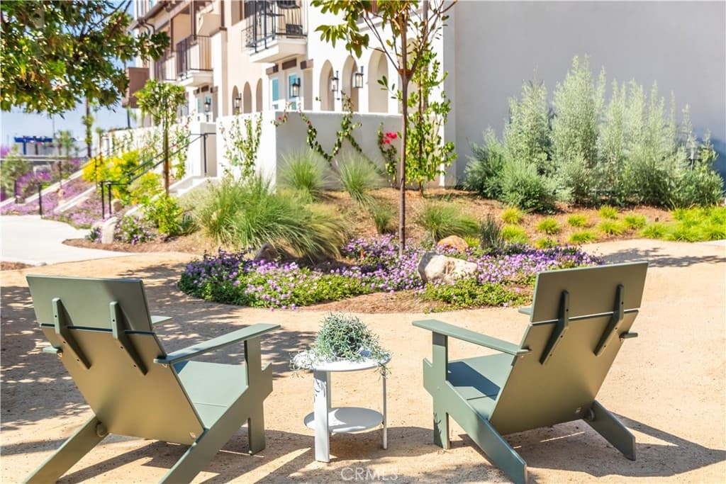 Townhouse at 216 Stillwater Lane, Claremont — photo 11 of 12
