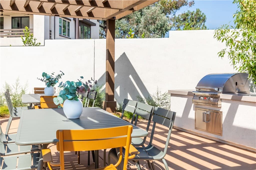 Townhouse at 216 Stillwater Lane, Claremont — photo 12 of 12