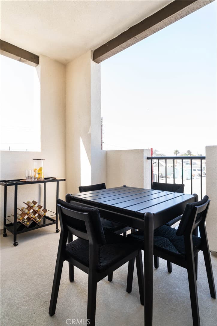 Townhouse at 216 Stillwater Lane, Claremont — photo 5 of 12