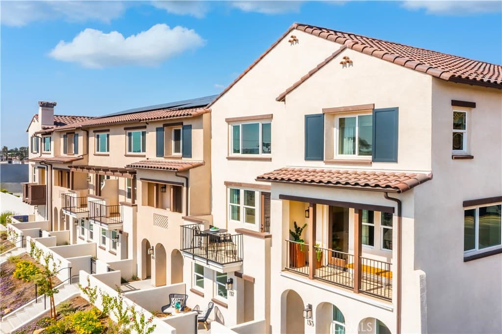 Townhouse at 230 Stillwater Lane, Claremont — photo 2 of 12