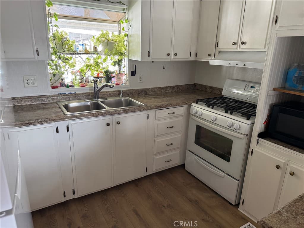 Home at 3530 Damien #13 Avenue, La Verne — photo 8 of 12