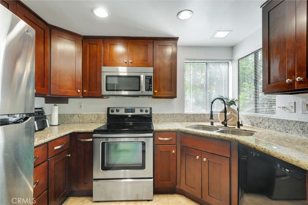 Condo at 755 Racquet Club 476, Diamond Bar — photo 11 of 12