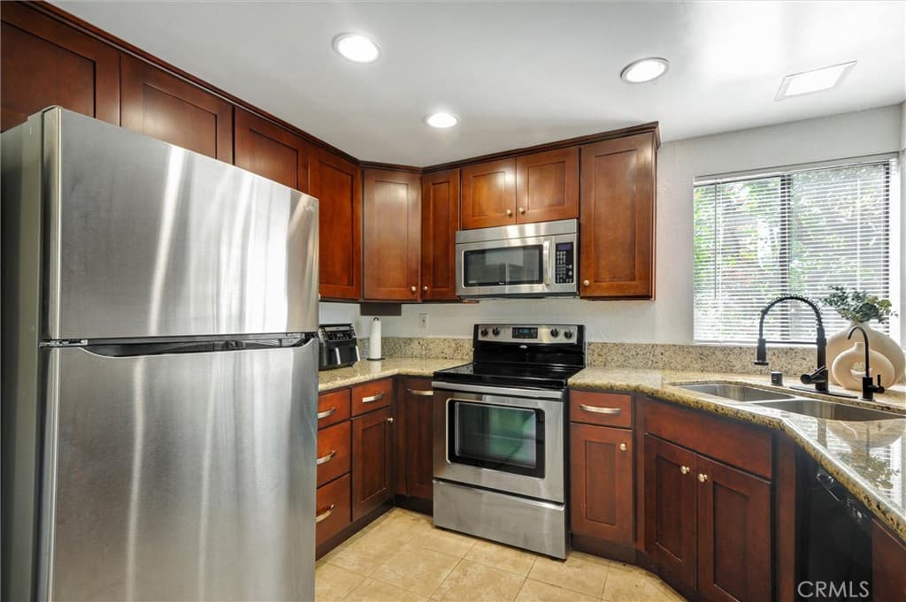 Condo at 755 Racquet Club 476, Diamond Bar — photo 10 of 12