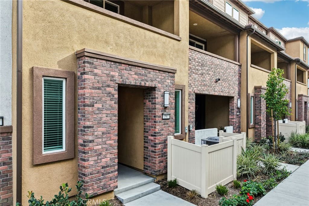 Condo at 1567 Stratus Drive, Pomona — photo 4 of 12