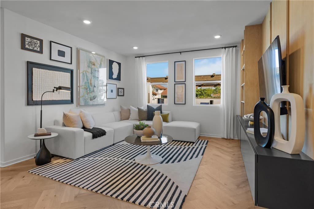 Townhouse at 133 Sonoma Lane, Claremont — photo 4 of 12