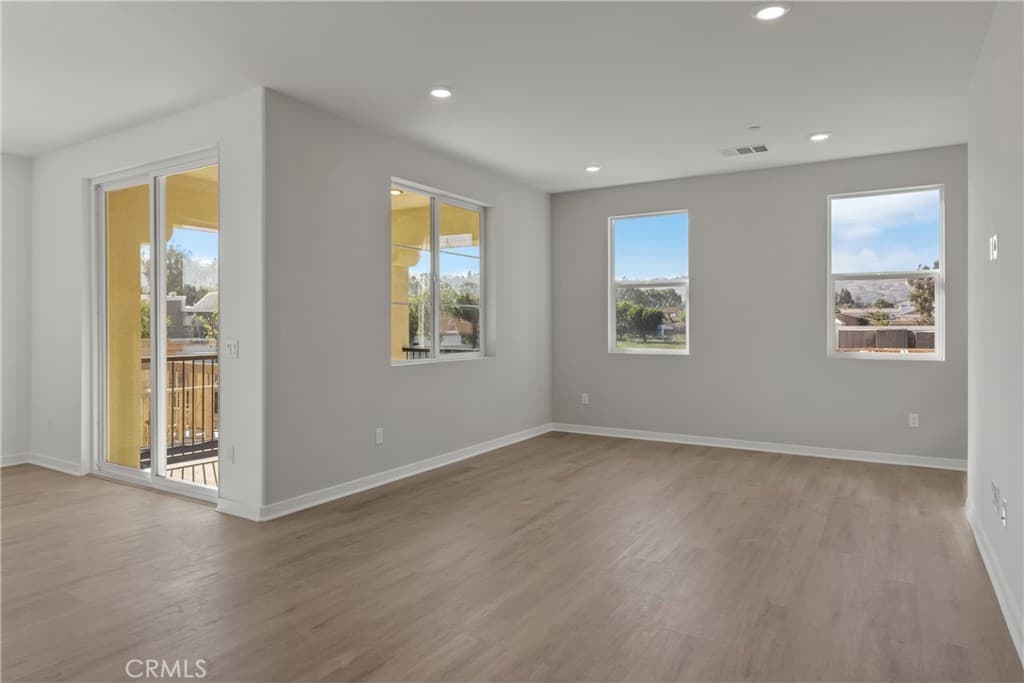 Townhouse at 139 Sonoma Lane, Claremont — photo 6 of 12