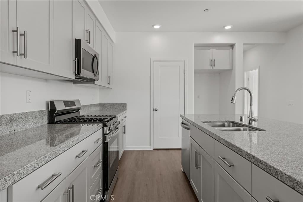 Townhouse at 139 Sonoma Lane, Claremont — photo 8 of 12