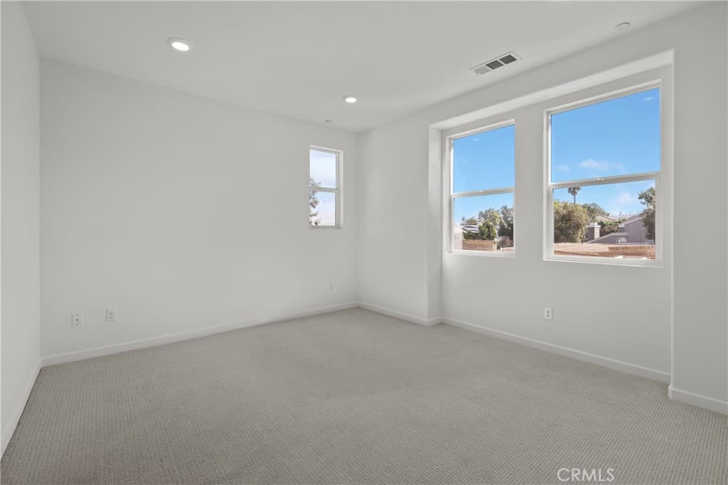 Townhouse at 139 Sonoma Lane, Claremont — photo 9 of 12