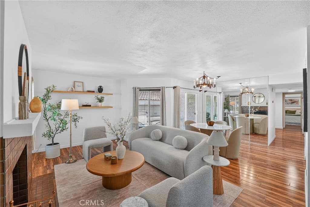 Condo at 69 Brownfield, Pomona — photo 1 of 12