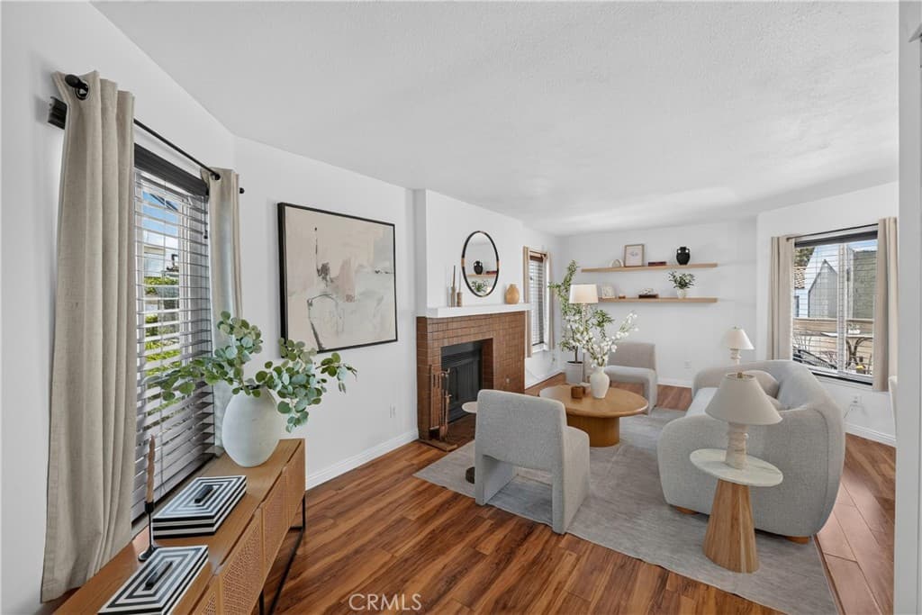 Condo at 69 Brownfield, Pomona — photo 5 of 12
