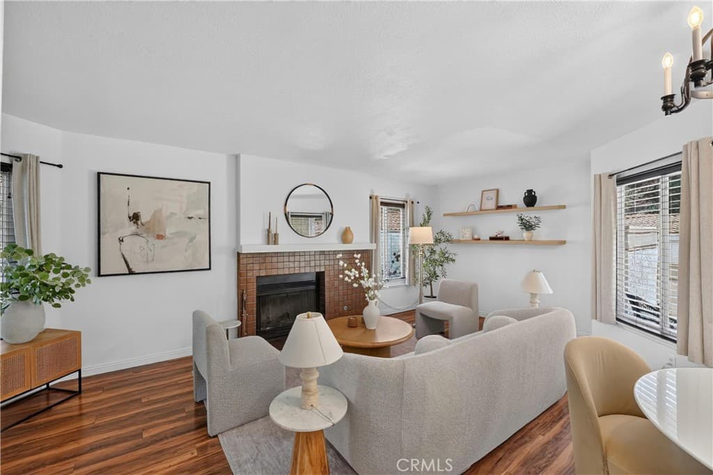 Condo at 69 Brownfield, Pomona — photo 7 of 12