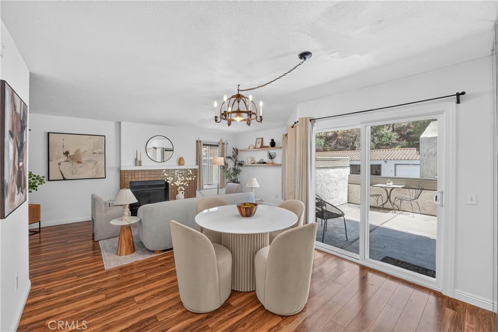 Condo at 69 Brownfield, Pomona — photo 10 of 12