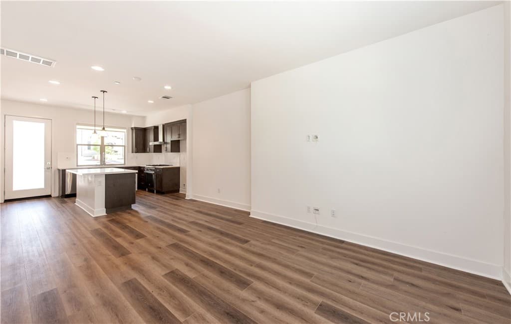 Townhouse at 886 Francesca, Walnut — photo 5 of 12