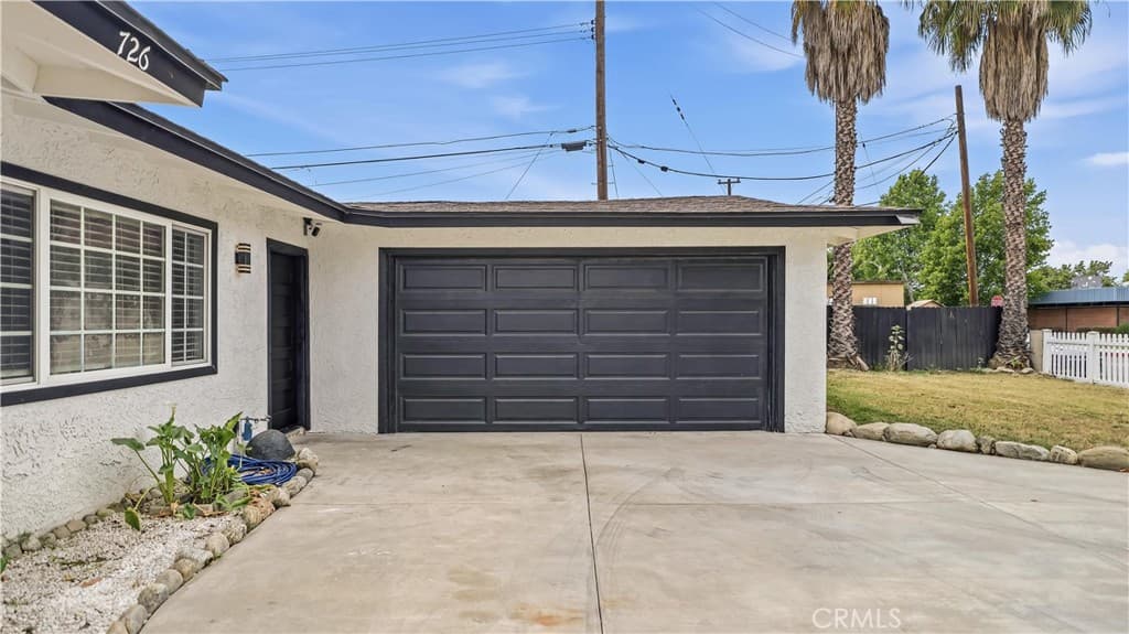 Home at 726 W Franklin, Pomona — photo 6 of 12