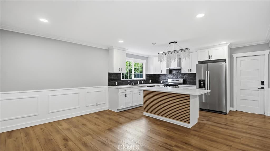 Home at 726 W Franklin, Pomona — photo 9 of 12