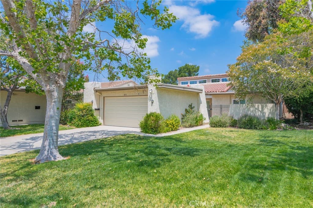 Home at 411 Champlain Dr, Claremont — photo 1 of 3