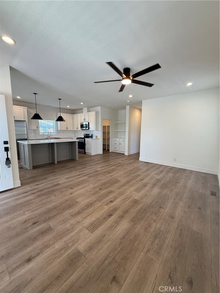 Home at 1635 W Covina Boulevard 101, San Dimas — photo 5 of 7