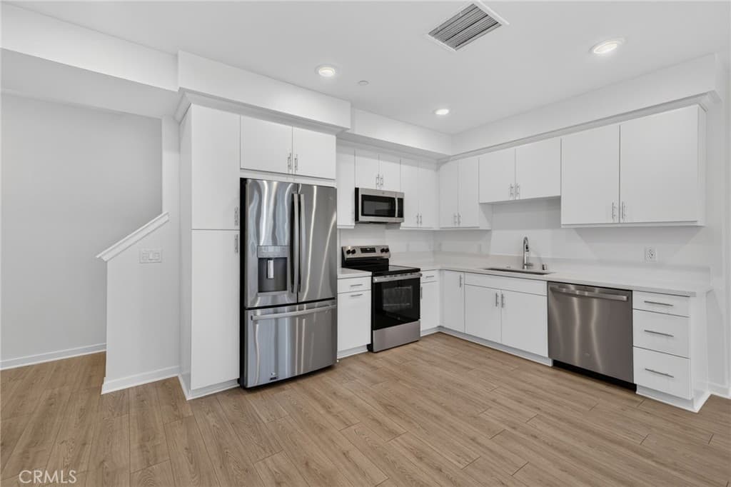Townhouse at 431 Paradiso Place, Covina — photo 5 of 12
