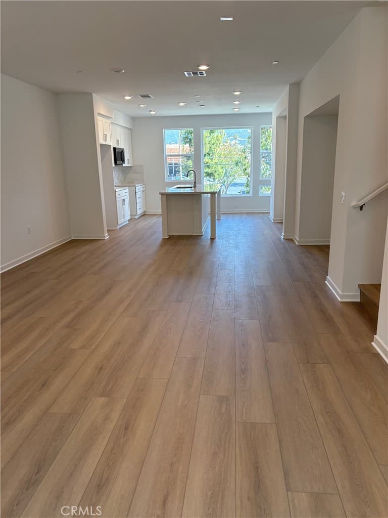 Townhouse at 1032 Foothill Boulevard, Claremont — photo 6 of 12