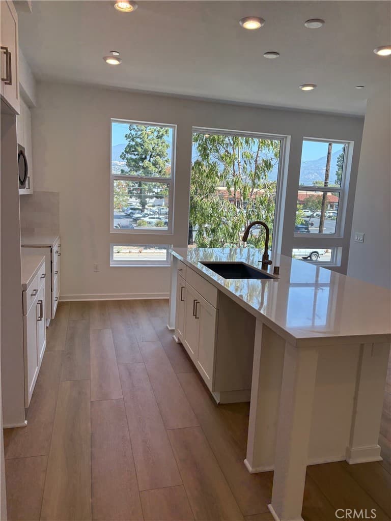 Townhouse at 1032 Foothill Boulevard, Claremont — photo 10 of 12