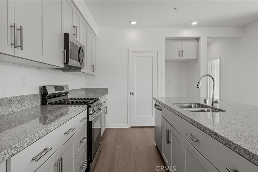 Townhouse at 199 Sonoma Lane, Claremont — photo 8 of 12