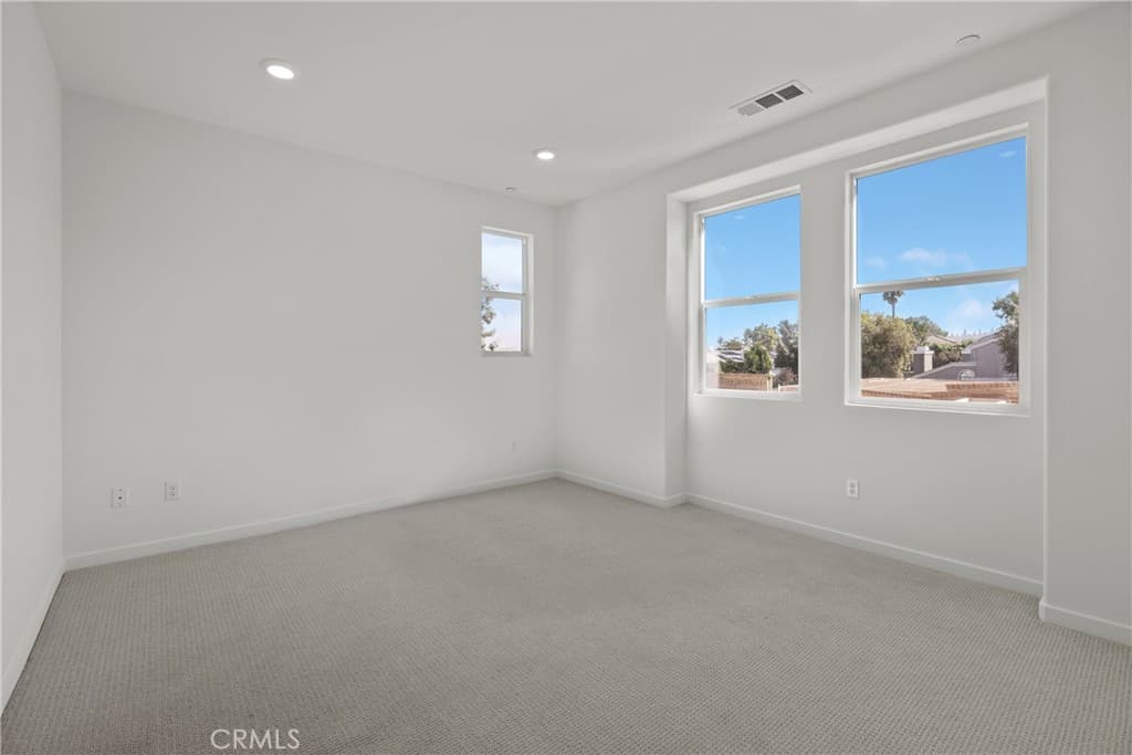 Townhouse at 199 Sonoma Lane, Claremont — photo 9 of 12