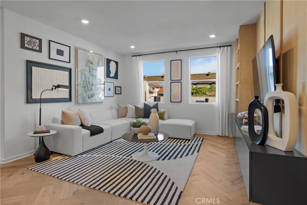 Townhouse at 185 Sonoma Lane, Claremont — photo 4 of 12