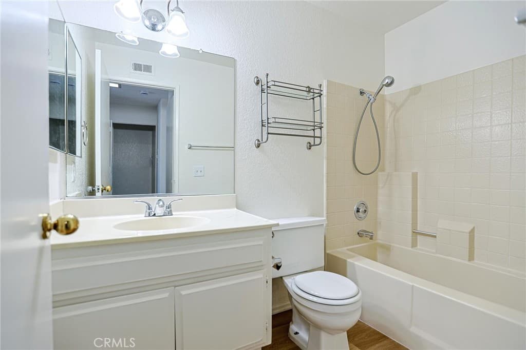 Condo at 776 E San Bernardino 7, Covina — photo 10 of 12