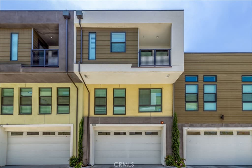 Condo at 721 W Duarte Road B, Monrovia — photo 2 of 12