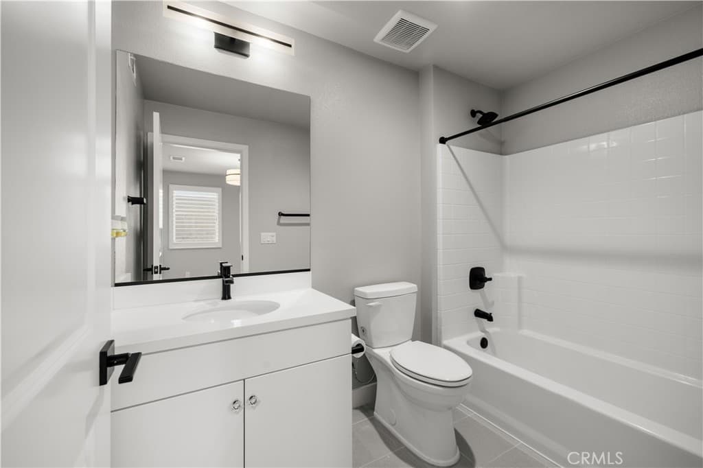 Condo at 721 W Duarte Road B, Monrovia — photo 12 of 12