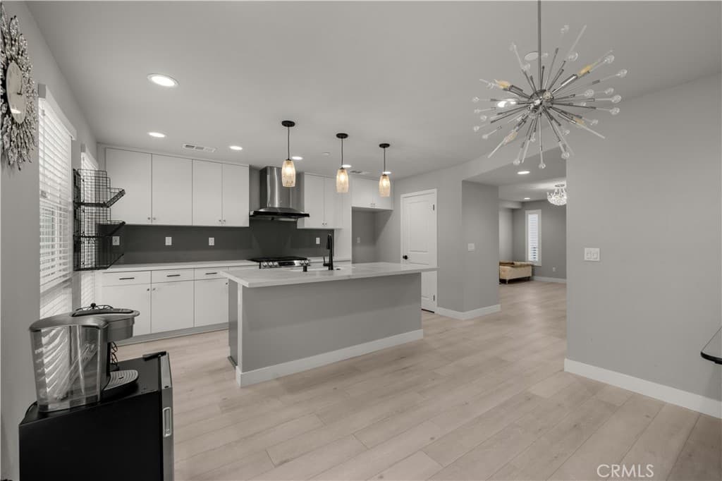 Condo at 721 W Duarte Road B, Monrovia — photo 4 of 12
