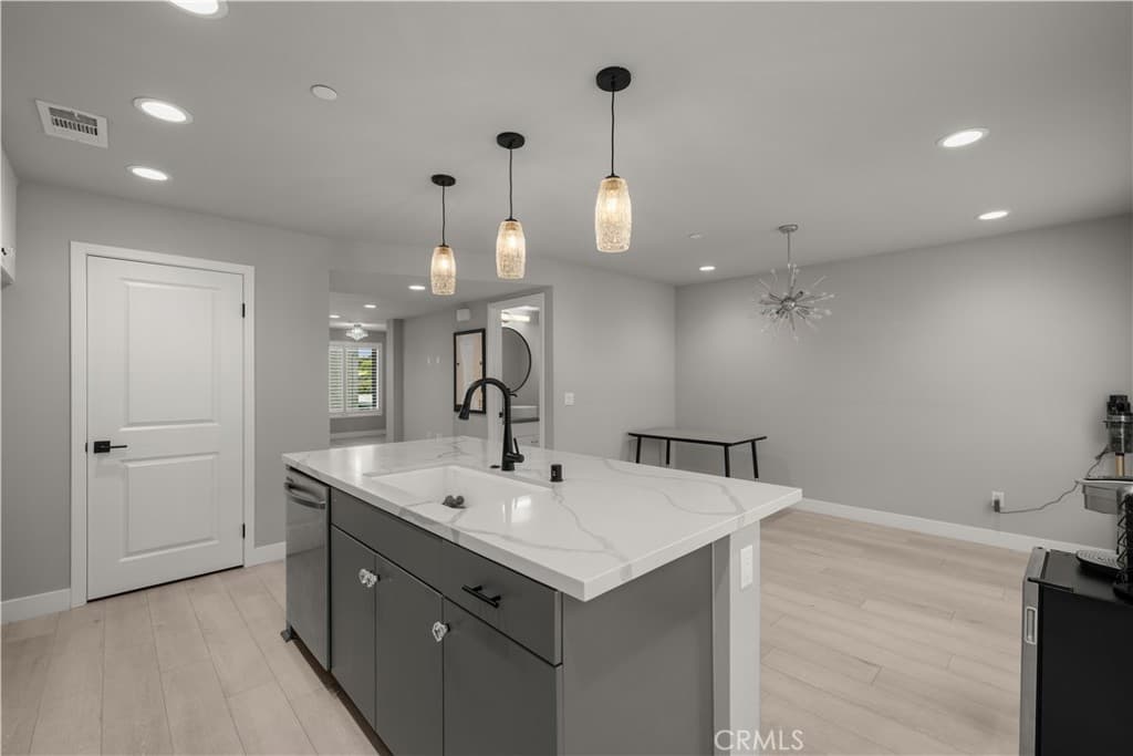 Condo at 721 W Duarte Road B, Monrovia — photo 5 of 12