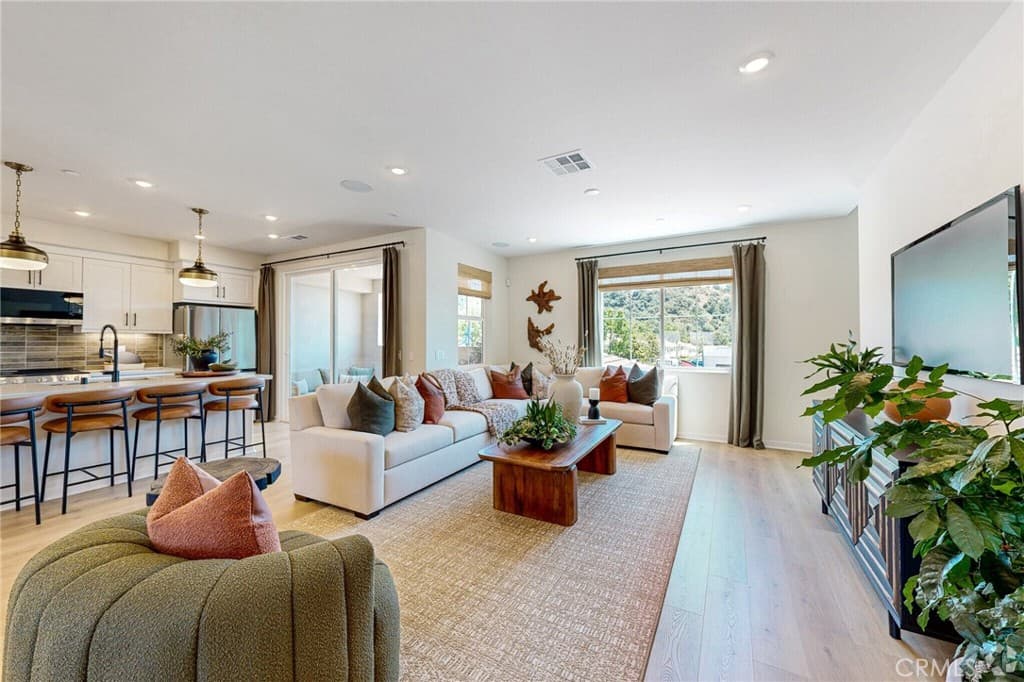 Townhouse at 545 Gregory Way, Glendora — photo 5 of 12