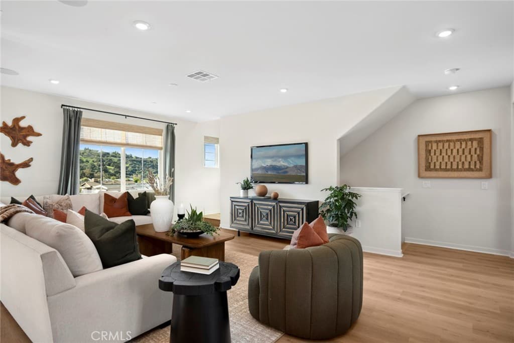 Townhouse at 545 Gregory Way, Glendora — photo 6 of 12