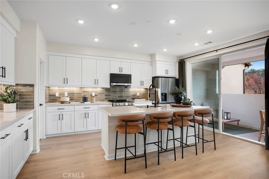 Townhouse at 545 Gregory Way, Glendora — photo 9 of 12