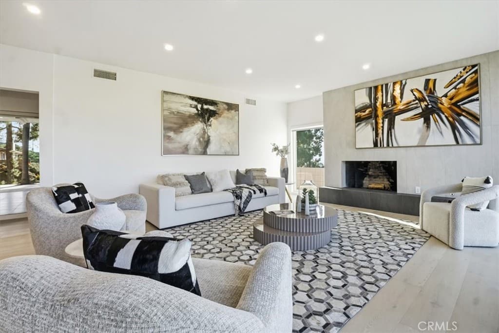 Home at 2717 N Mountain Avenue, Claremont — photo 4 of 12
