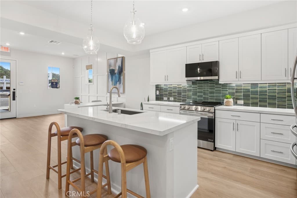Townhouse at 555 Gregory Way, Glendora — photo 3 of 9