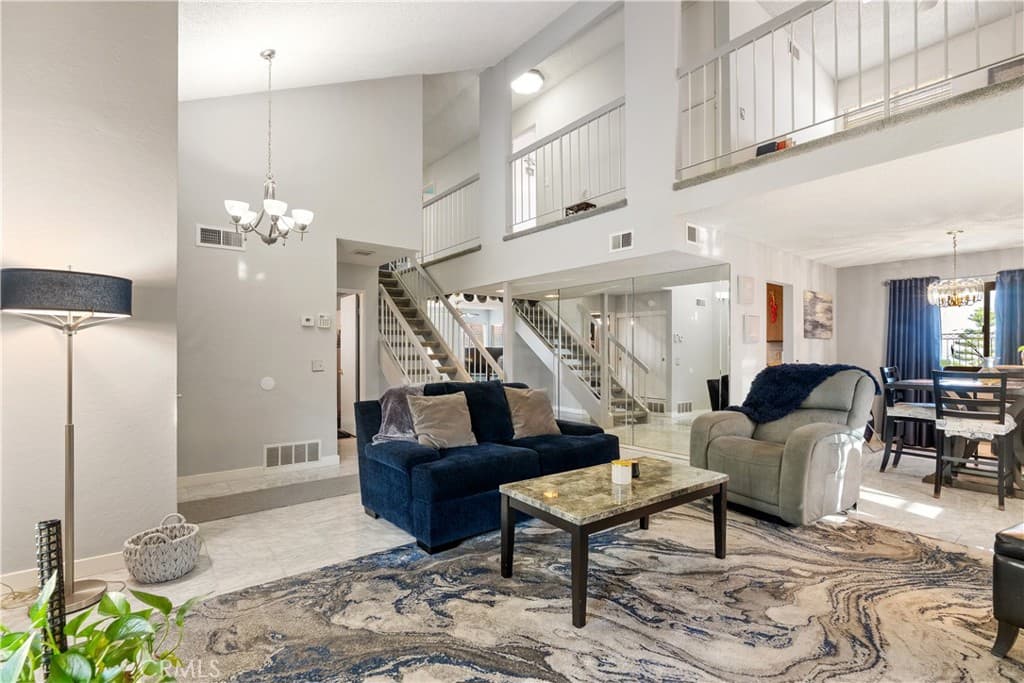 Home at 2622 Starcrest Drive, Duarte — photo 8 of 12