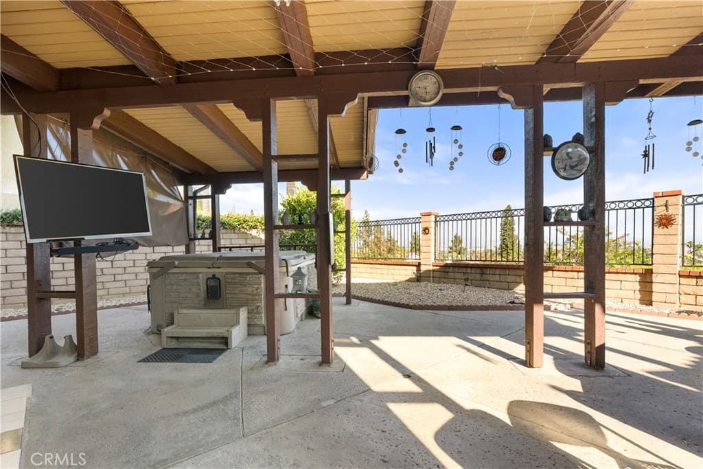 Home at 2622 Starcrest Drive, Duarte — photo 10 of 12