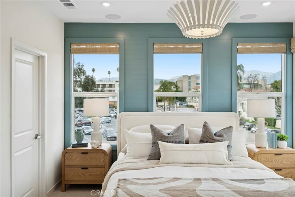 Townhouse at 641 E. Mission Boulevard, Pomona — photo 12 of 12