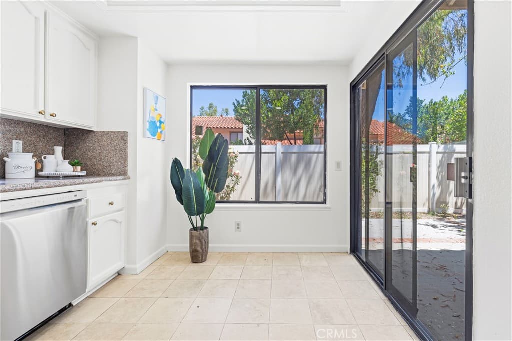 Townhouse at 22811 Chardonnay 1, Diamond Bar — photo 10 of 12