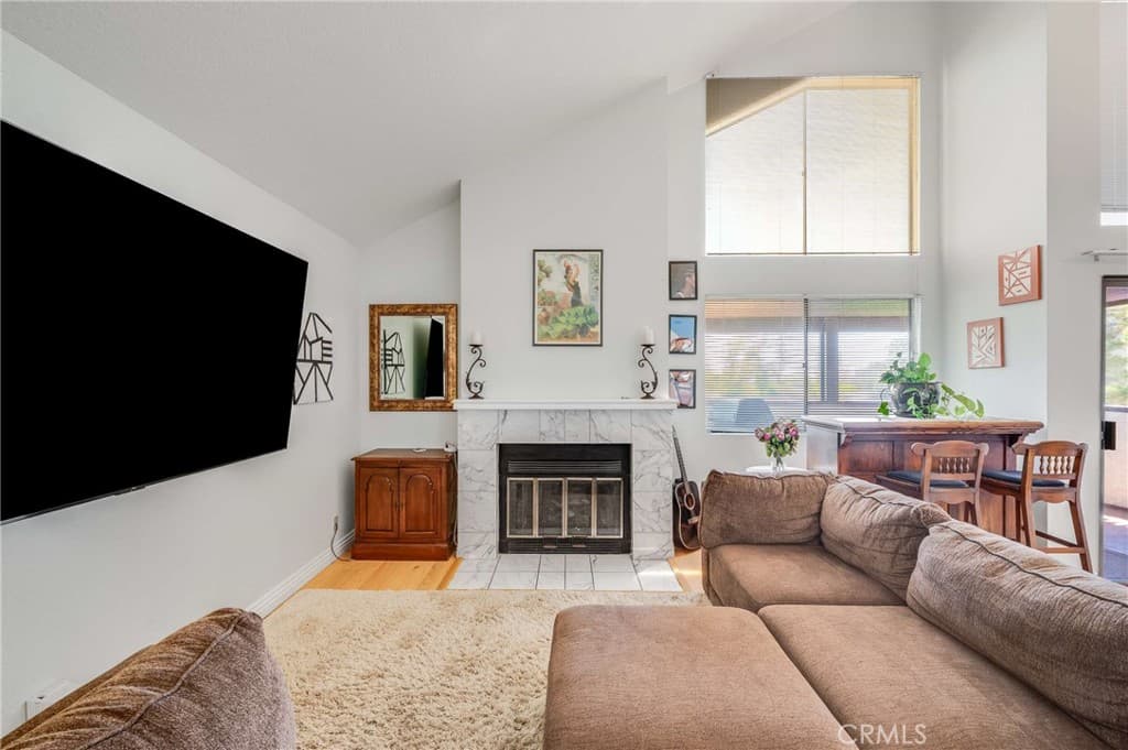 Condo at 836 Trinity, Claremont — photo 7 of 12