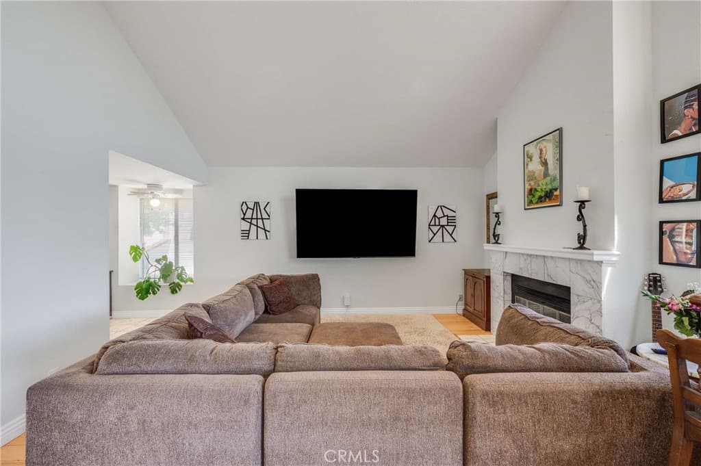 Condo at 836 Trinity, Claremont — photo 10 of 12