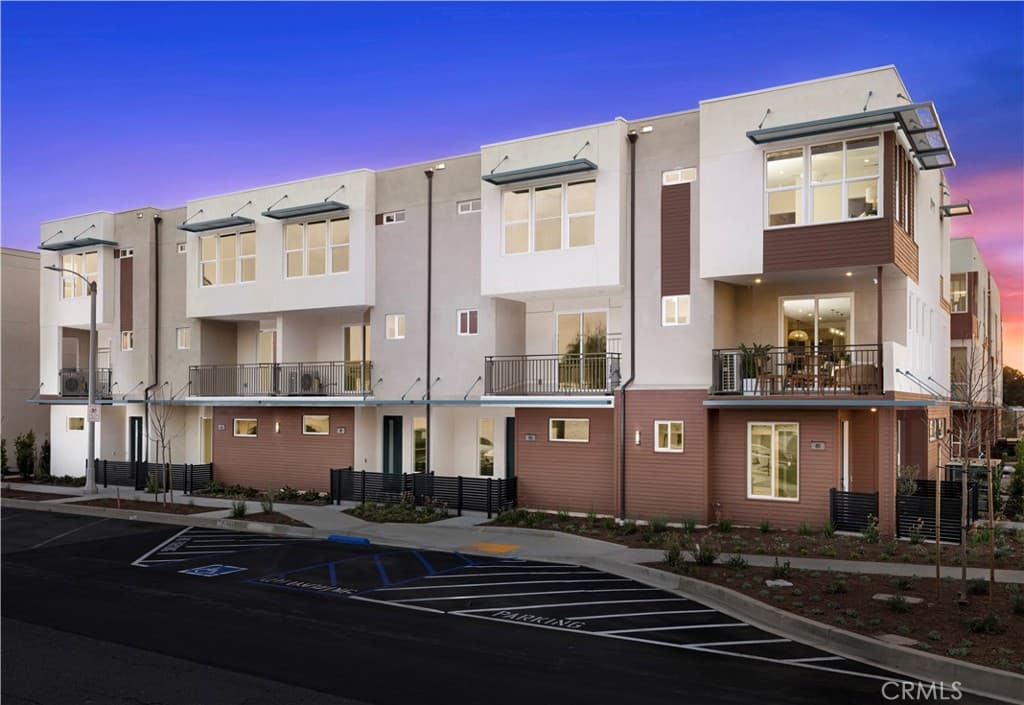 Townhouse at 648 E Fourth Street, Pomona — photo 1 of 12