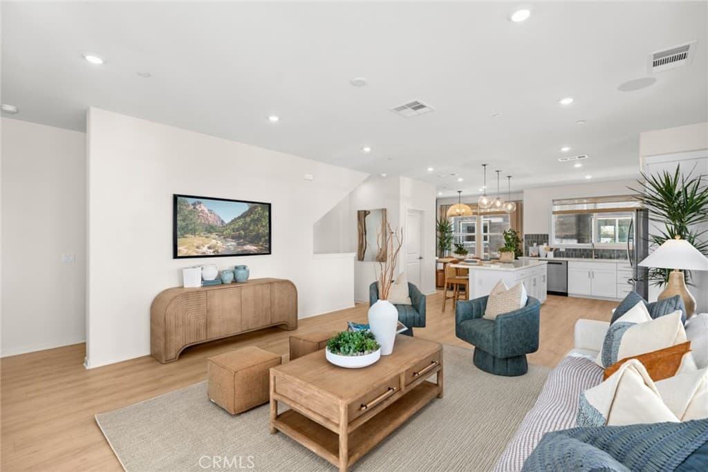 Townhouse at 440 S Linden Street, Pomona — photo 8 of 12