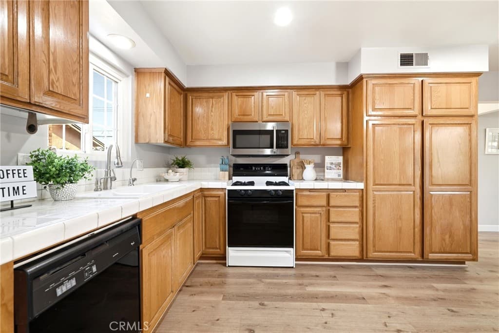 Home at 823 N Delancey Ave, San Dimas — photo 7 of 12