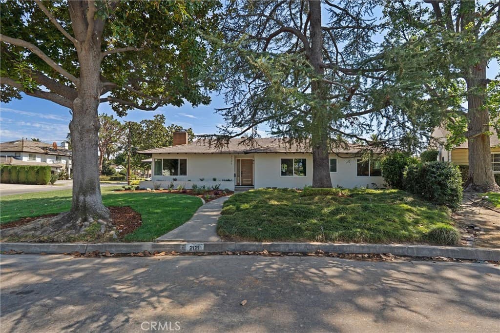 Home at 2121 S 3rd, Arcadia — photo 3 of 12