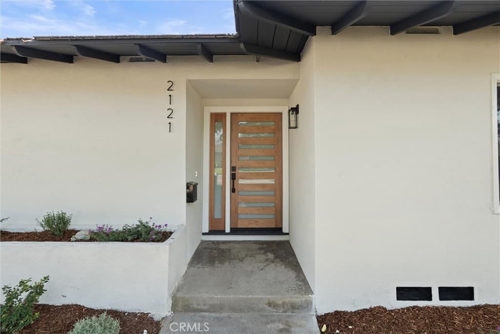 Home at 2121 S 3rd, Arcadia — photo 4 of 12